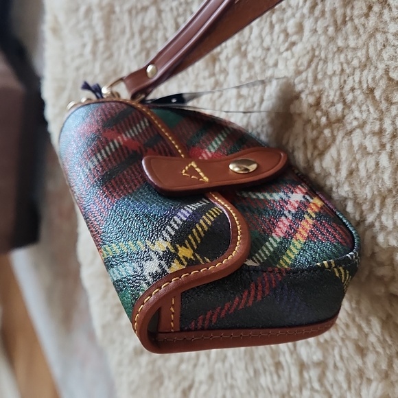 🎉HOST PICK!!🎉 NWT Dooney & Bourke Tartan Plaid Leather Flap Wristlet Wallet ❤️ - Picture 8 of 15